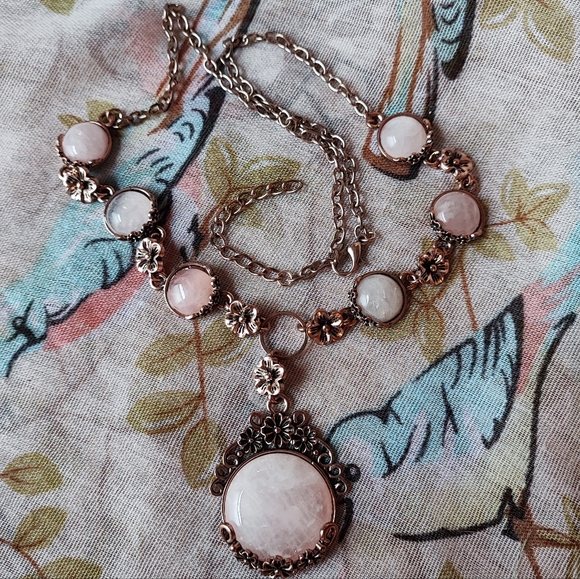 Rose Gold Coppery Rose Quartz Medallion Necklace and Earrings Set Unsigned EUC - Picture 8 of 15